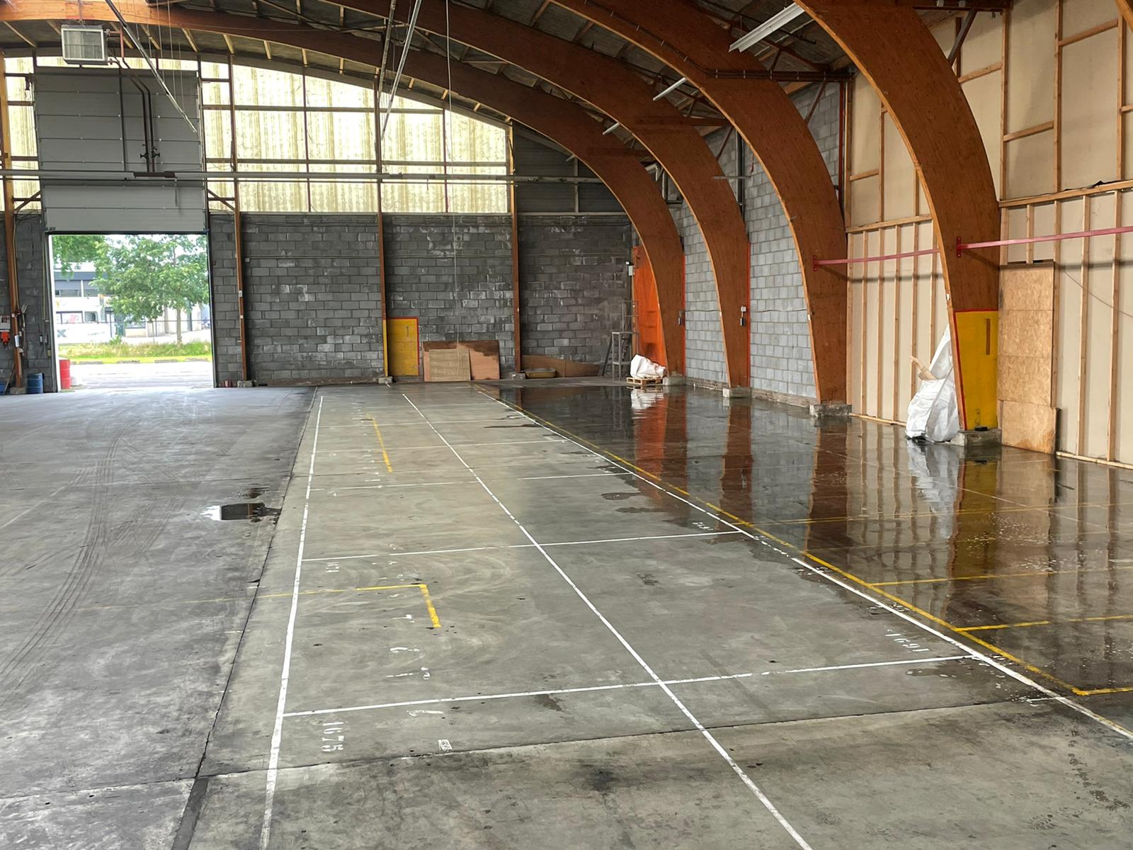 Dieptereiniging betonvloer industriepand