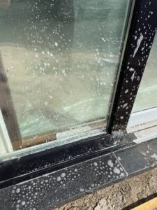 Chemifor_Olie_Verwijderen_Raam