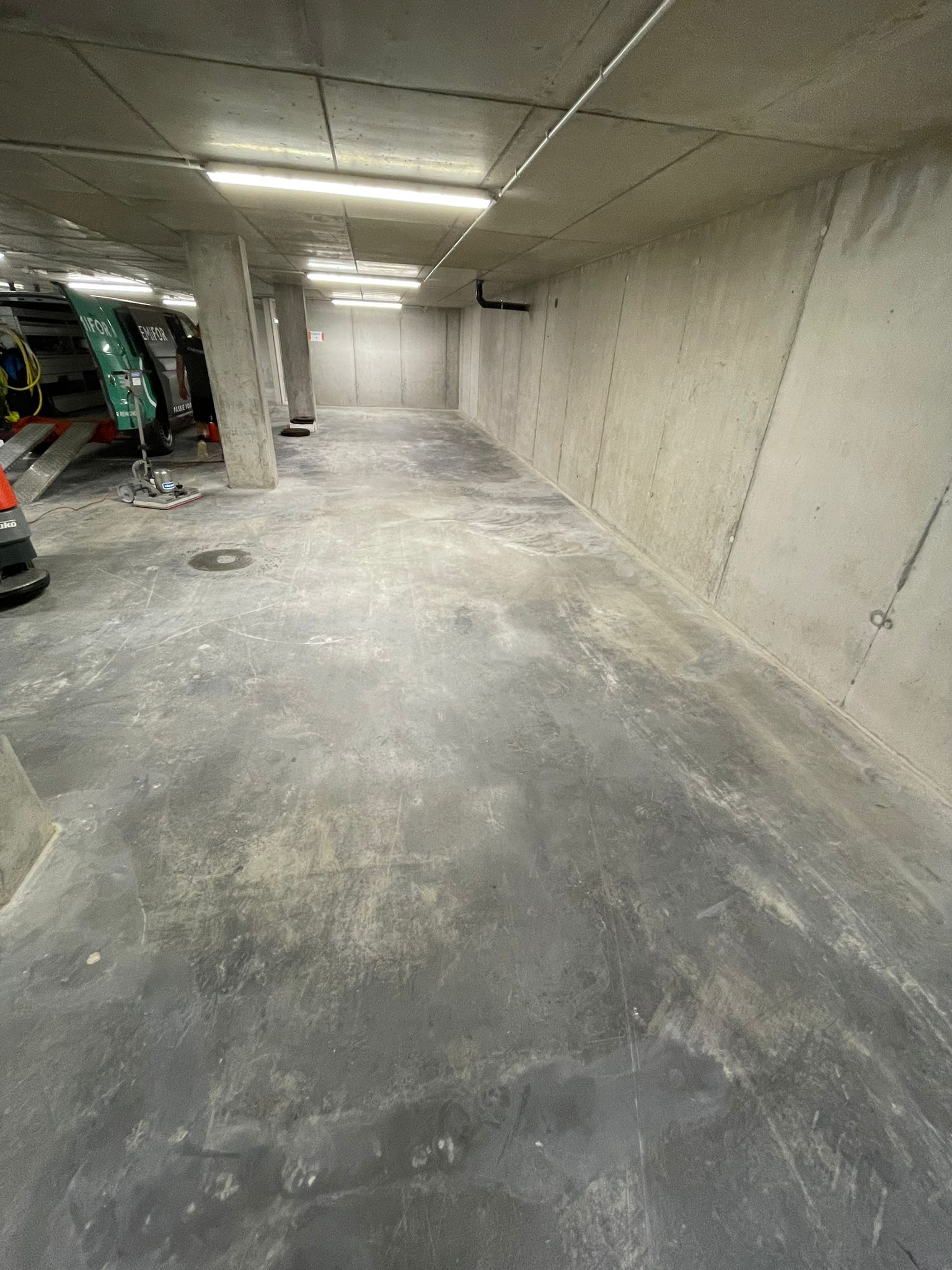 Vervuiling in ondergrondse parking